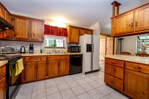 27 Cunningham Drive Derry NH 03038