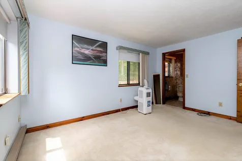 27 Cunningham Drive Derry NH 03038
