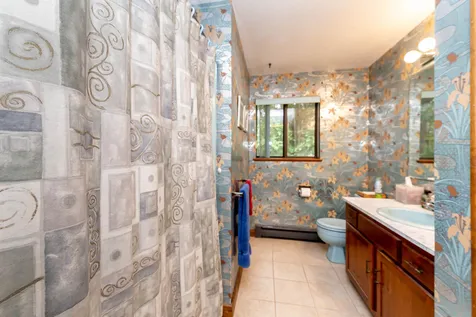 27 Cunningham Drive Derry NH 03038