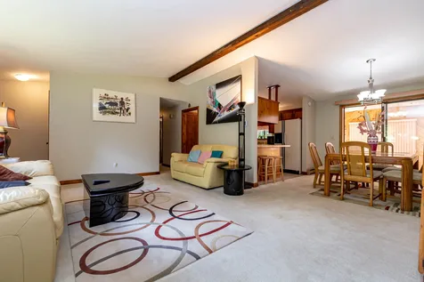 27 Cunningham Drive Derry NH 03038