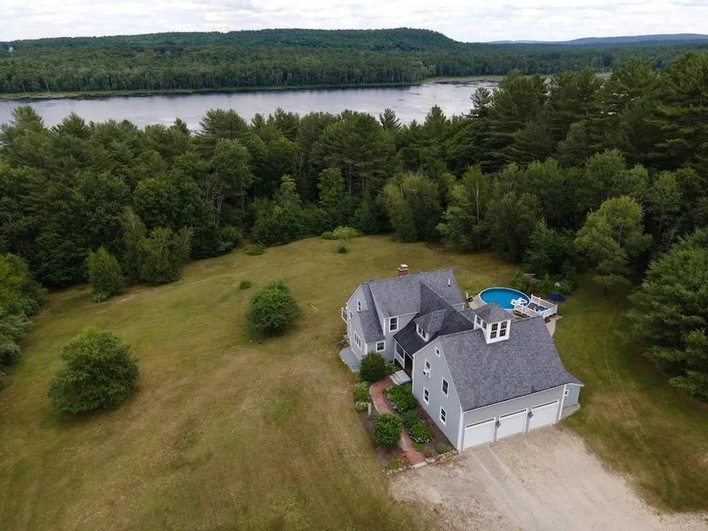 373 Stumpfield Road Hopkinton NH 03229