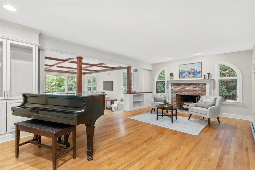 211 Hedgerose Lane Hopkinton NH 03229
