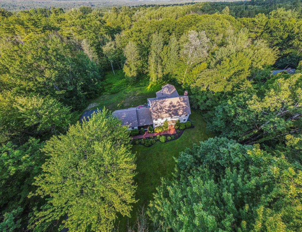 211 Hedgerose Lane Hopkinton NH 03229