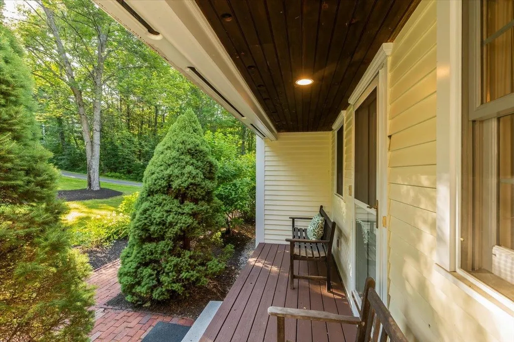 211 Hedgerose Lane Hopkinton NH 03229