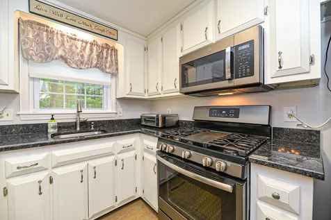 45 Hawkstead Hollow Nashua NH 03063
