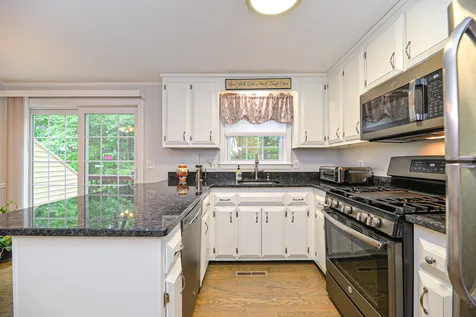 45 Hawkstead Hollow Nashua NH 03063
