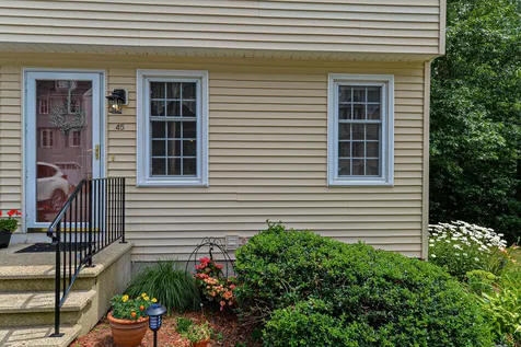 45 Hawkstead Hollow Nashua NH 03063