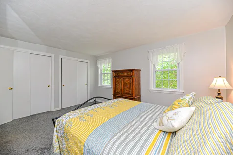 45 Hawkstead Hollow Nashua NH 03063