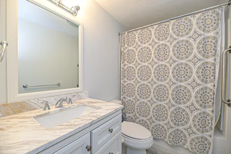 45 Hawkstead Hollow Nashua NH 03063