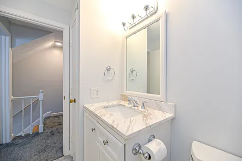 45 Hawkstead Hollow Nashua NH 03063