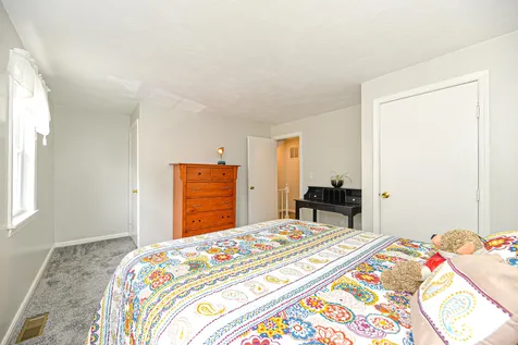 45 Hawkstead Hollow Nashua NH 03063