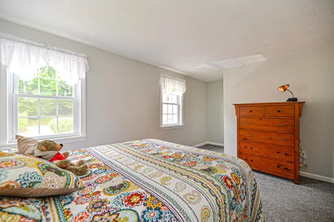 45 Hawkstead Hollow Nashua NH 03063