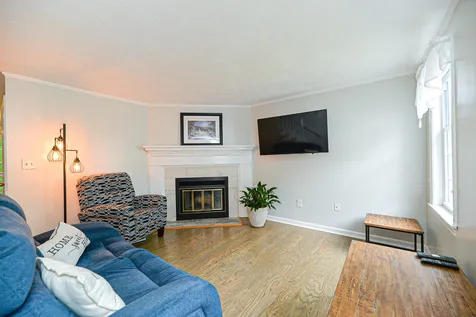 45 Hawkstead Hollow Nashua NH 03063