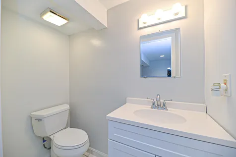 45 Hawkstead Hollow Nashua NH 03063
