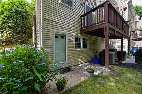 45 Hawkstead Hollow Nashua NH 03063