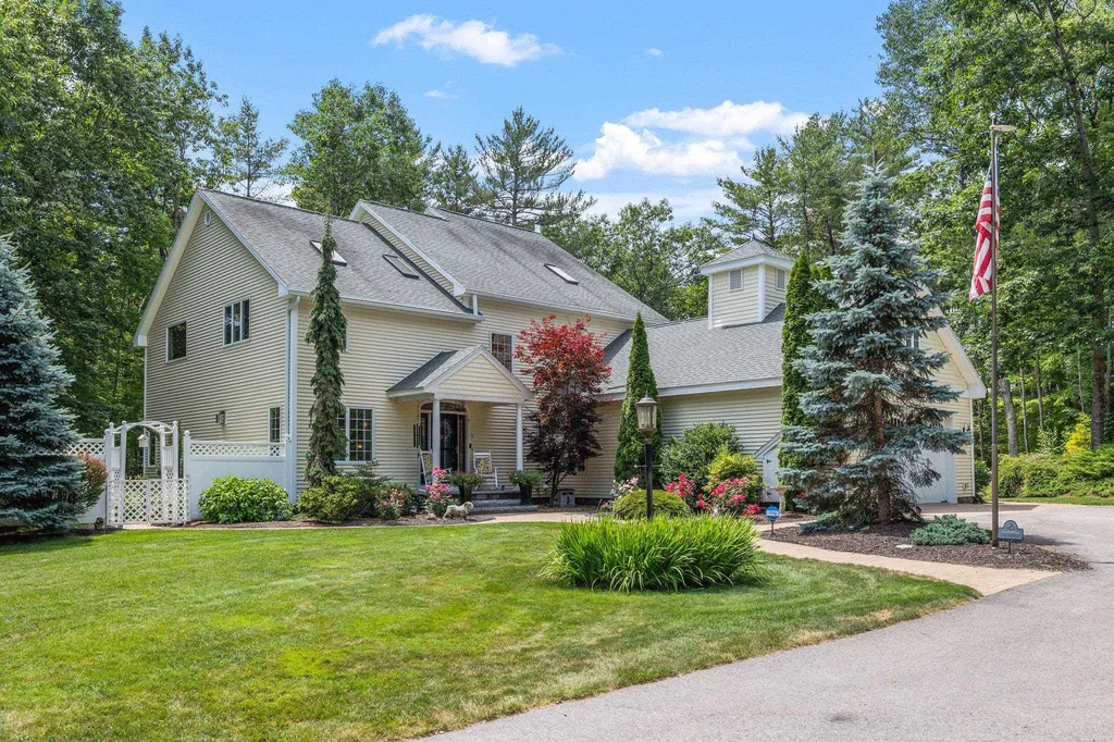 21 Saunders Hill Road New Boston NH 03070