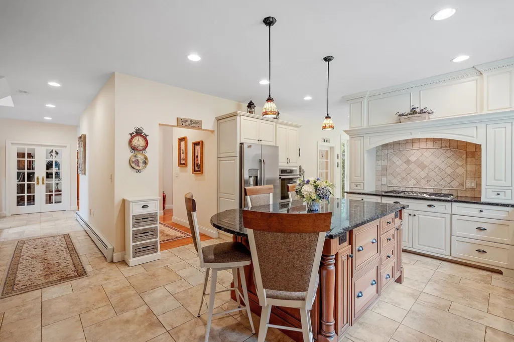 21 Saunders Hill Road New Boston NH 03070