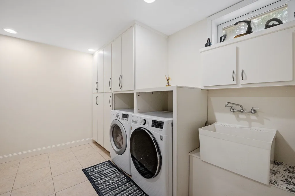 21 Saunders Hill Road New Boston NH 03070