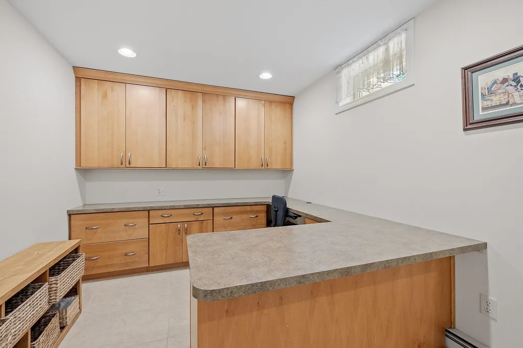 21 Saunders Hill Road New Boston NH 03070