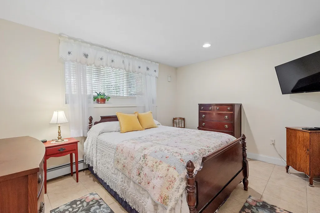 21 Saunders Hill Road New Boston NH 03070