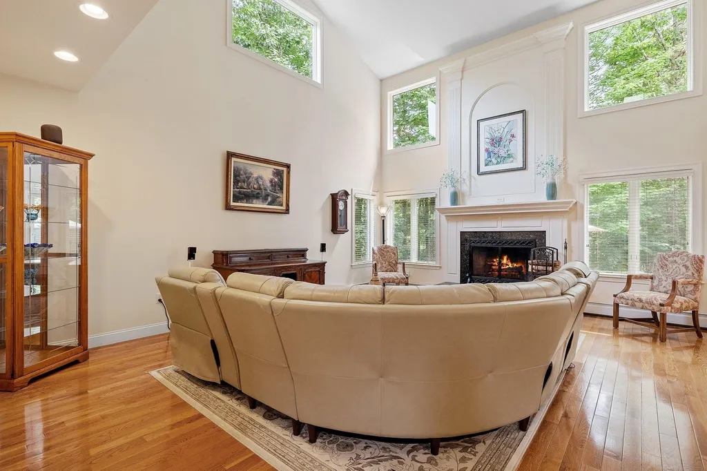 21 Saunders Hill Road New Boston NH 03070