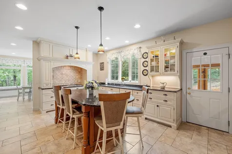 21 Saunders Hill Road New Boston NH 03070