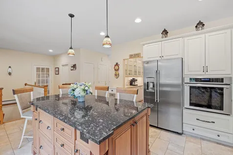 21 Saunders Hill Road New Boston NH 03070