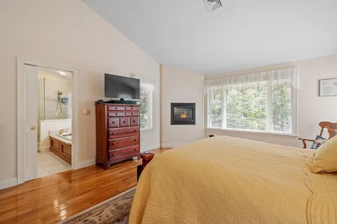 21 Saunders Hill Road New Boston NH 03070
