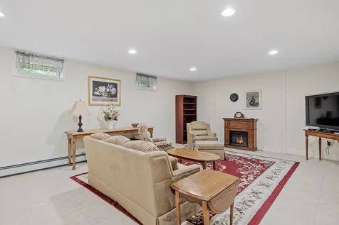 21 Saunders Hill Road New Boston NH 03070