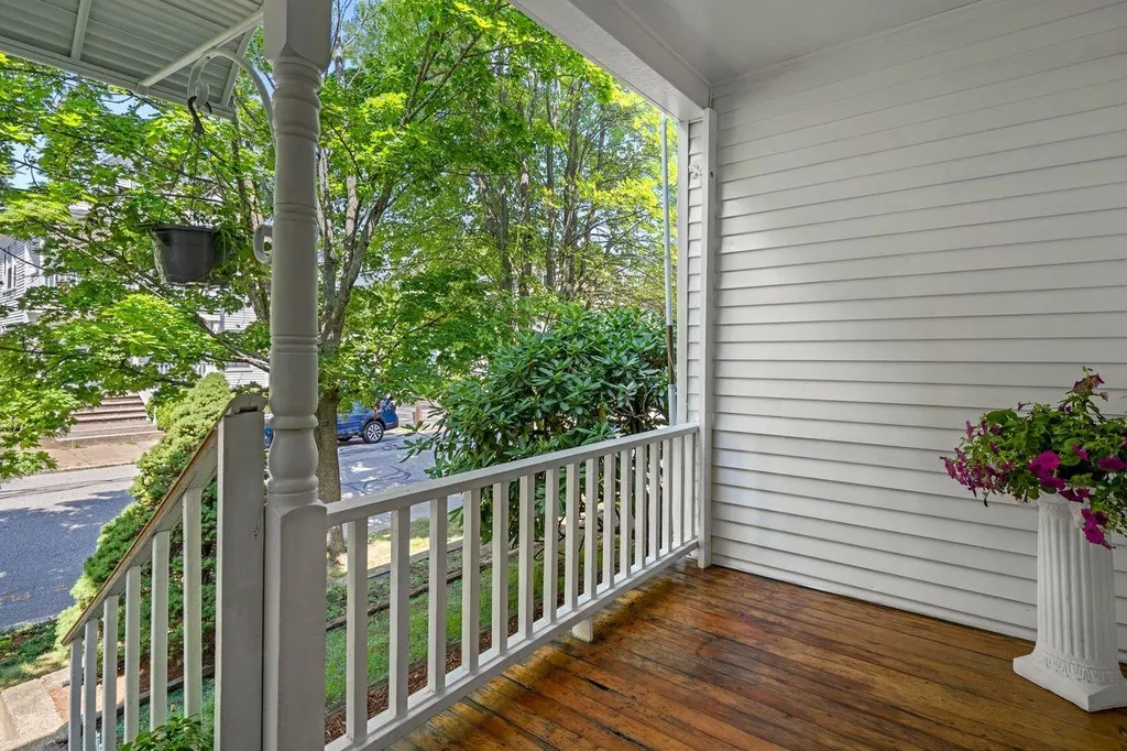 689 Rimmon Street Manchester NH 03102