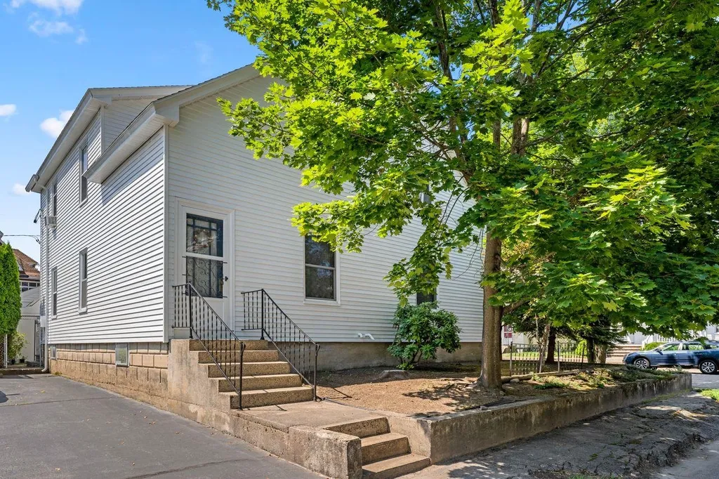 689 Rimmon Street Manchester NH 03102