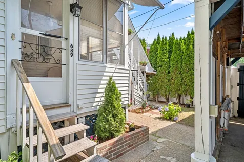 689 Rimmon Street Manchester NH 03102