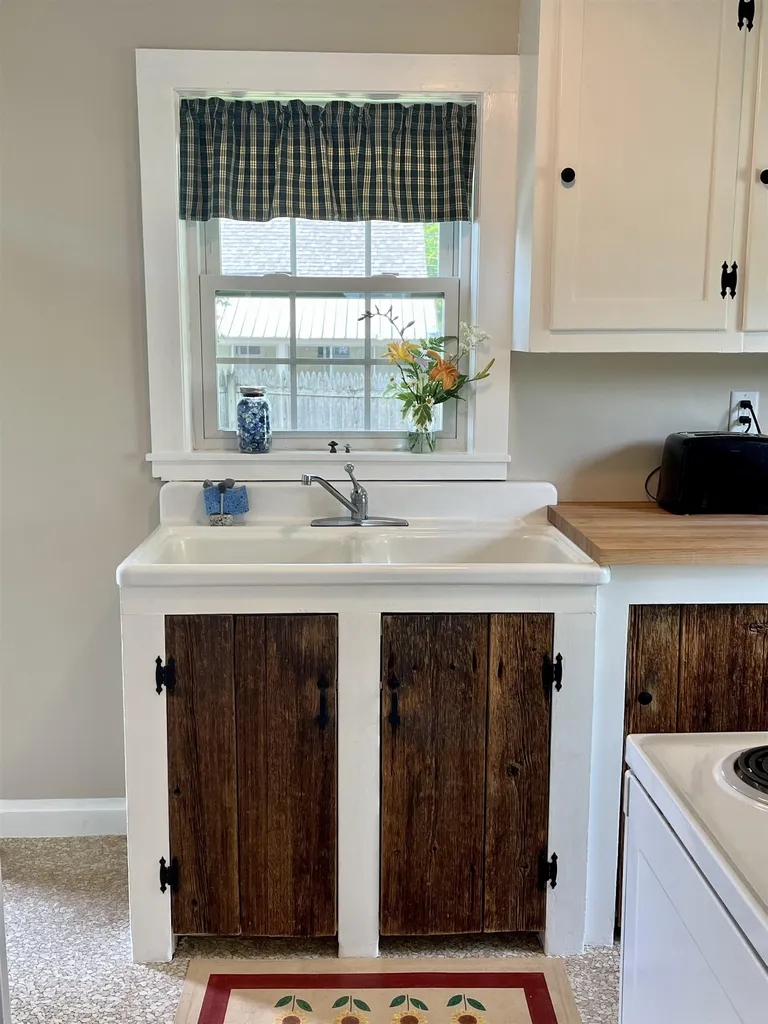 16 Benton Street Lebanon NH 03766