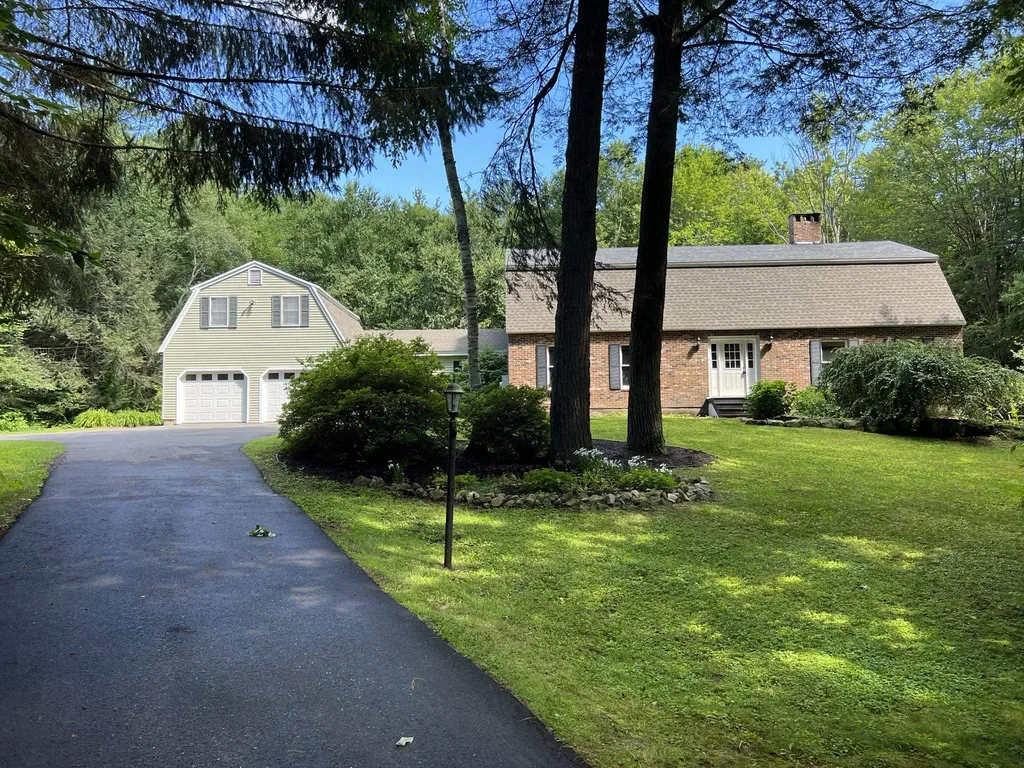 45 Barberry Lane Strafford NH 03884