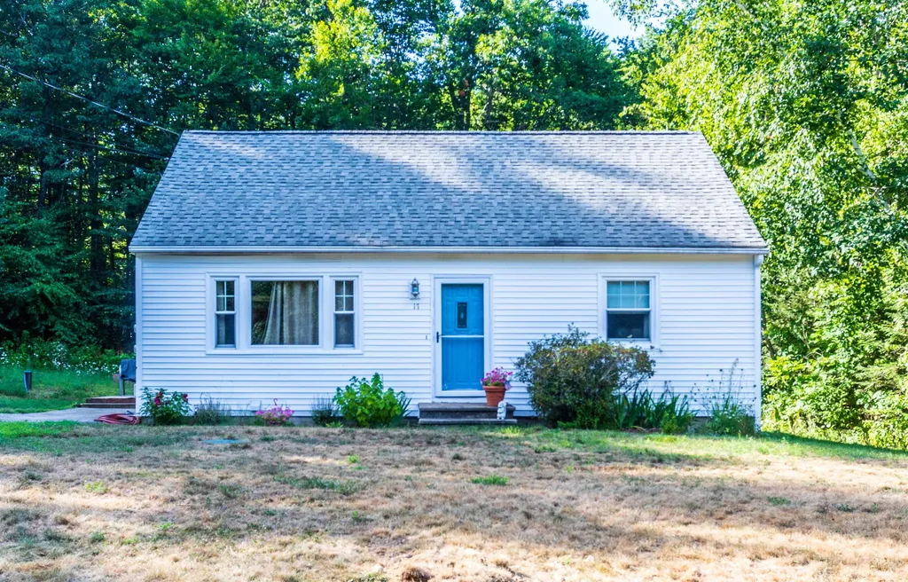 17 Terri Court Strafford NH 03884