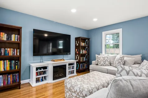 373 Pickering Street Manchester NH 03104