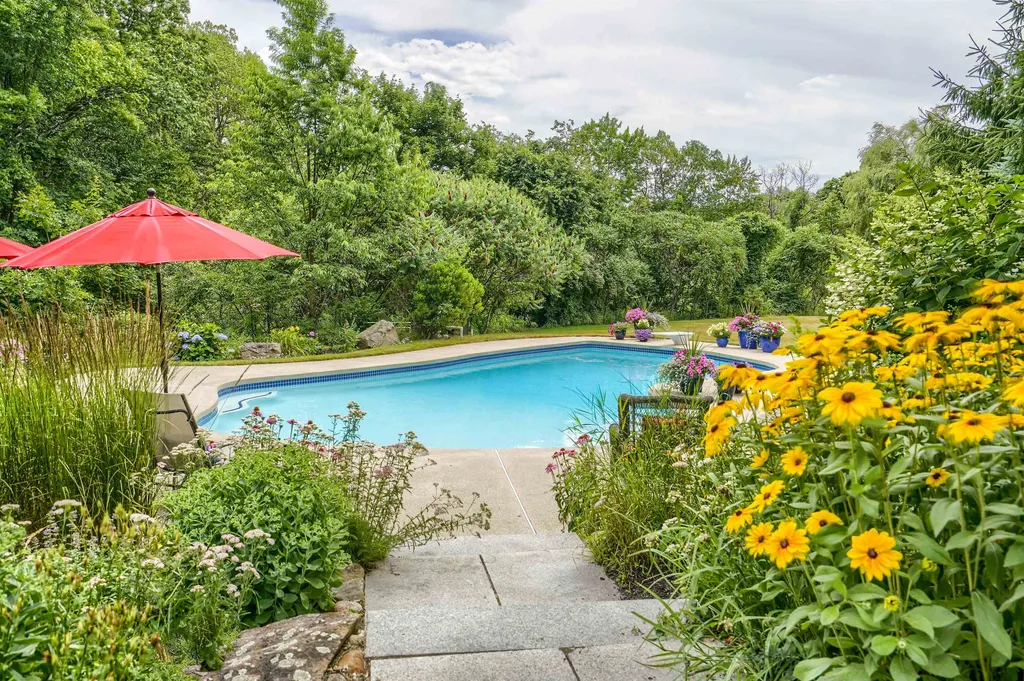 76 Christian Hill Road Amherst NH 03031