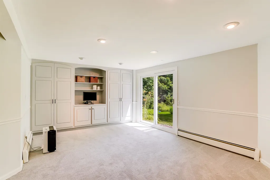 76 Christian Hill Road Amherst NH 03031