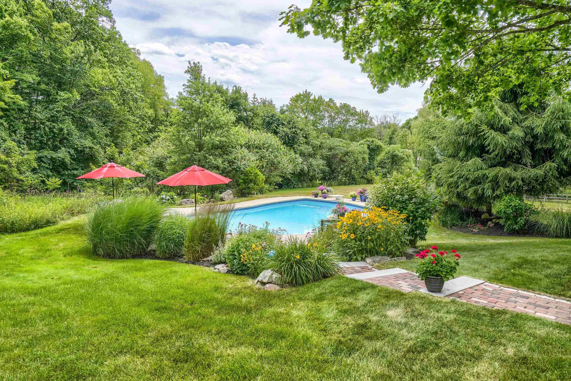 76 Christian Hill Road Amherst NH 03031