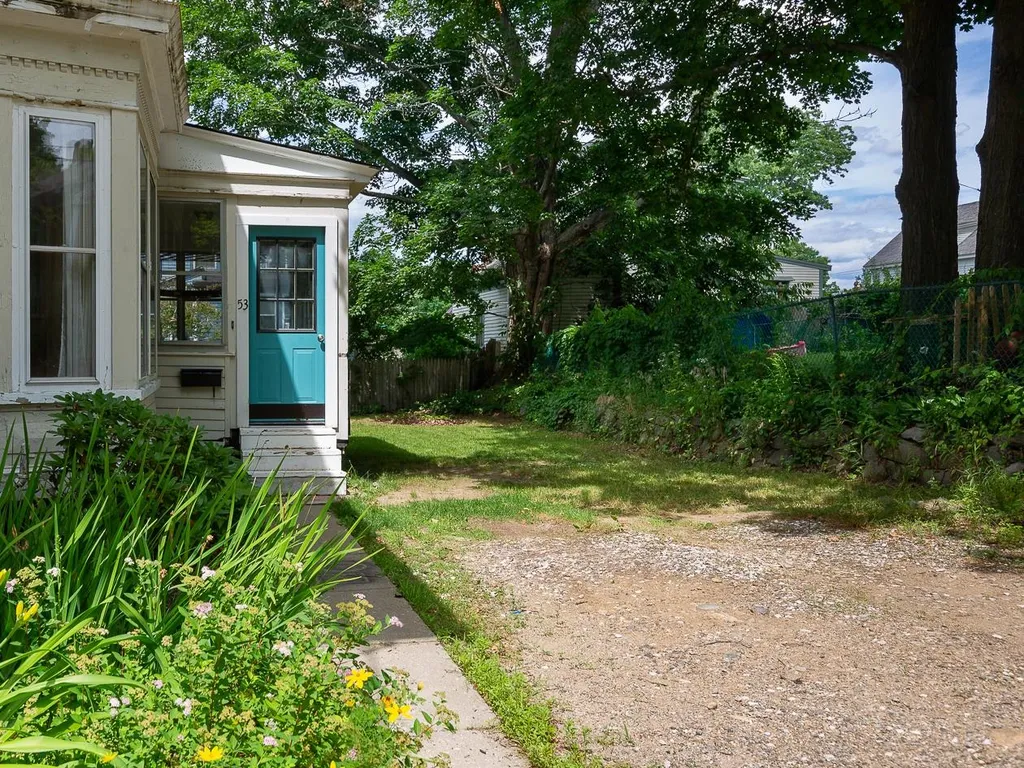 53 Mount Vernon Street Somersworth NH 03878