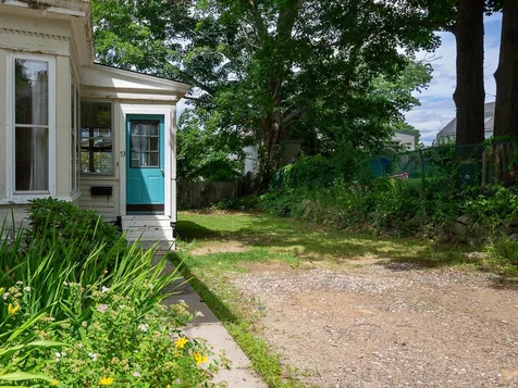 53 Mount Vernon Street Somersworth NH 03878