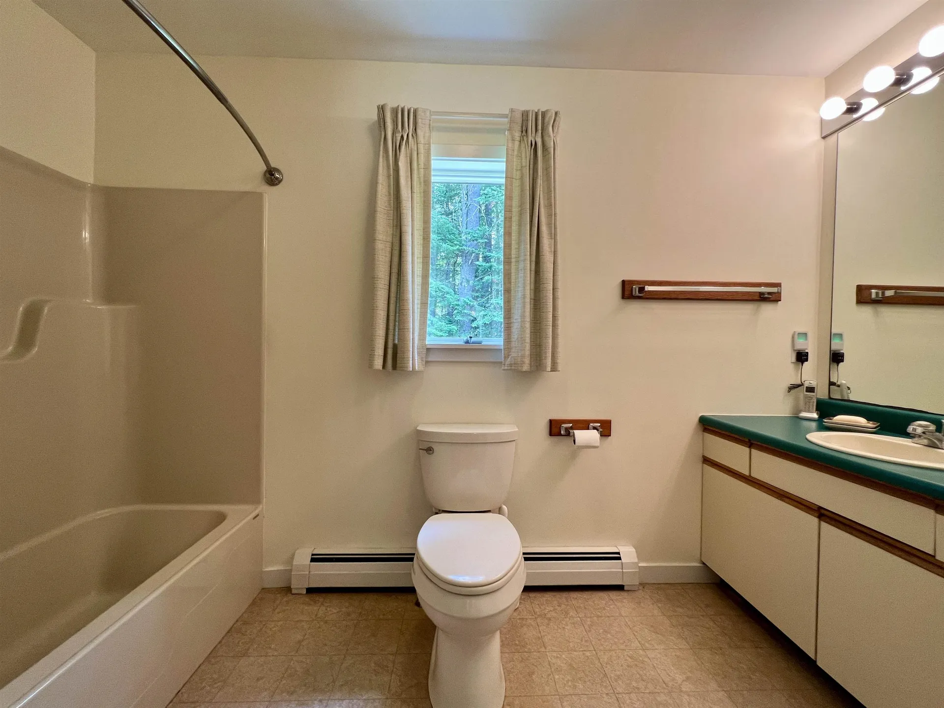 173 Squires Lane New London NH 03257