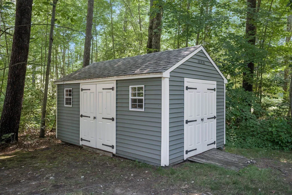 24 Oakmont Drive Concord NH 03301