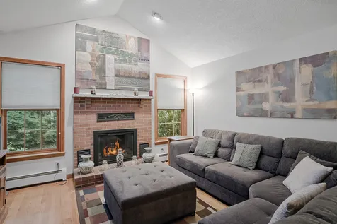 24 Oakmont Drive Concord NH 03301