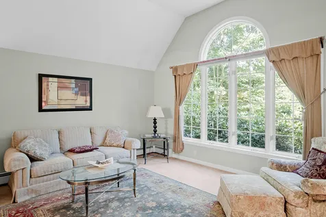 24 Oakmont Drive Concord NH 03301