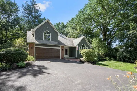24 Oakmont Drive Concord NH 03301
