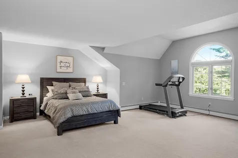 24 Oakmont Drive Concord NH 03301