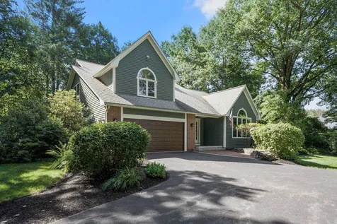 24 Oakmont Drive Concord NH 03301