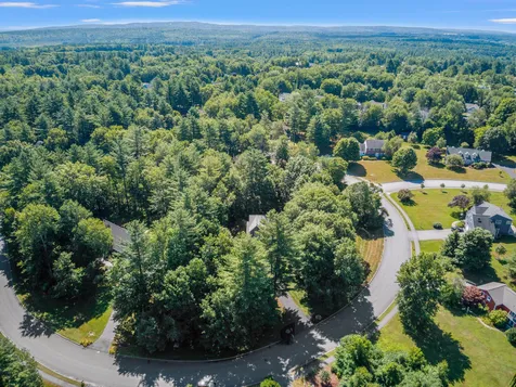 24 Oakmont Drive Concord NH 03301