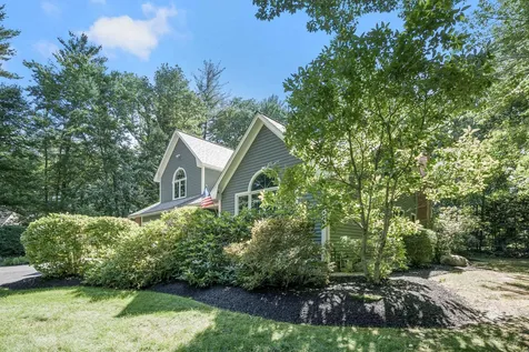 24 Oakmont Drive Concord NH 03301